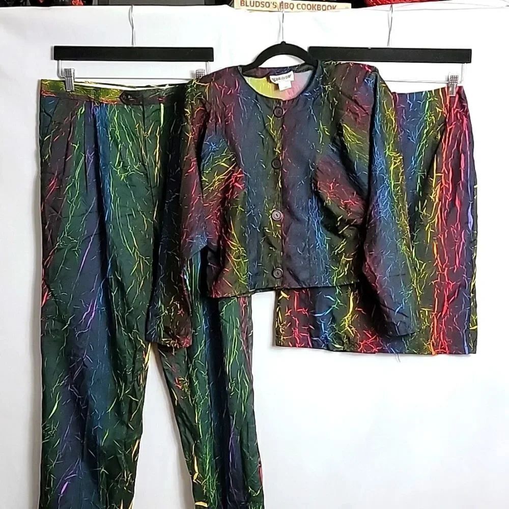 BRAVO USA.. 3 pieces.. Vintage.. pants.. dress suit.. tye dye.. rainbow..